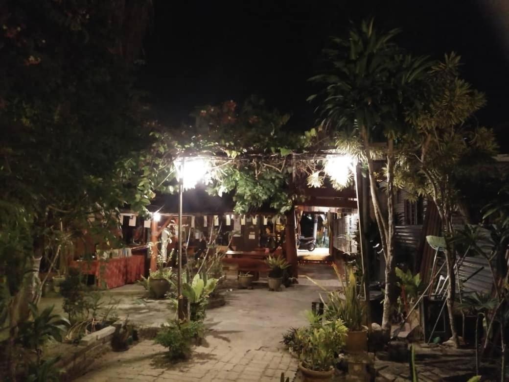 Отель Nazri Nipah Camp Pangkor Кампунг-Телук-Нипах Экстерьер фото