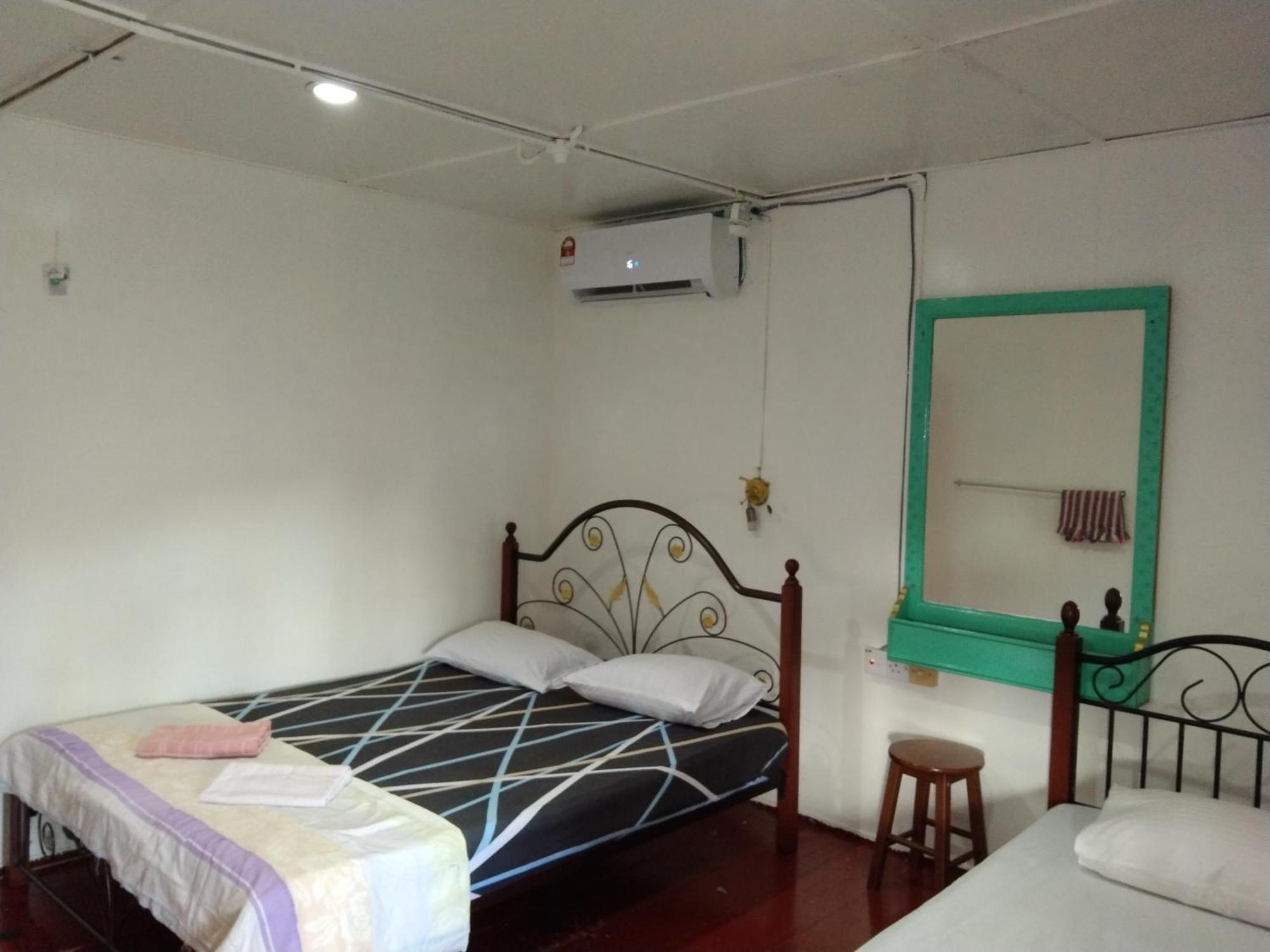 Отель Nazri Nipah Camp Pangkor Кампунг-Телук-Нипах Номер фото