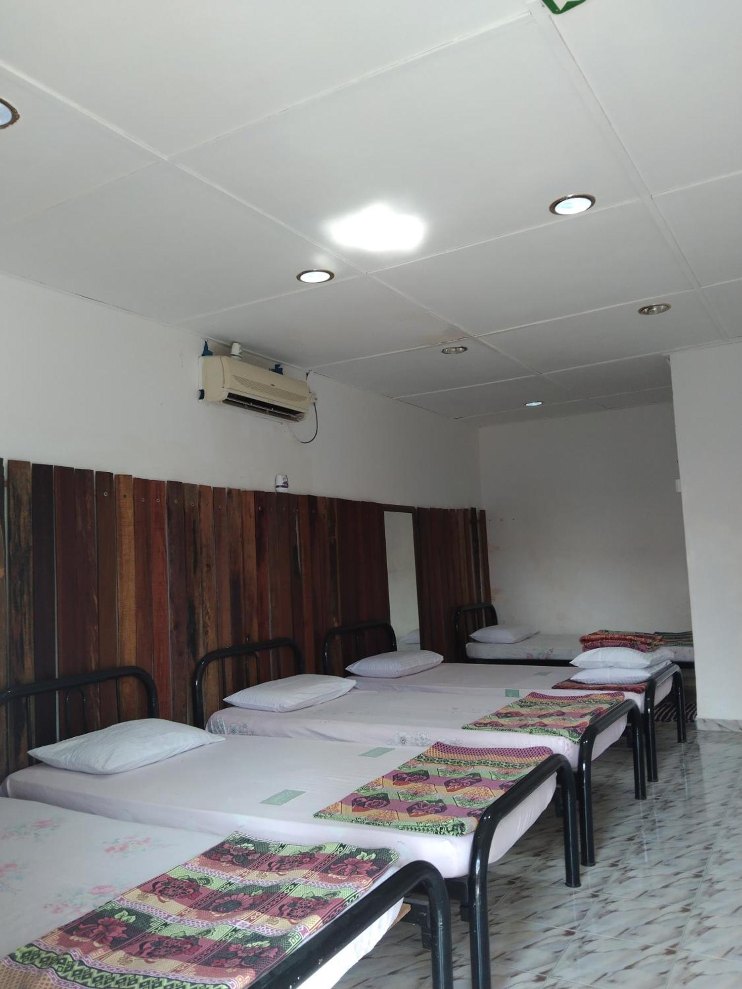 Отель Nazri Nipah Camp Pangkor Кампунг-Телук-Нипах Номер фото